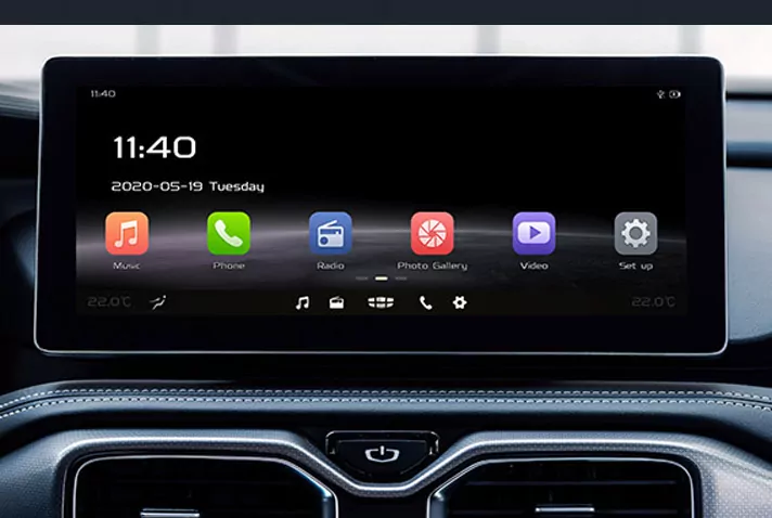 pantalla central de veh&iacute;culo h&iacute;brido geely