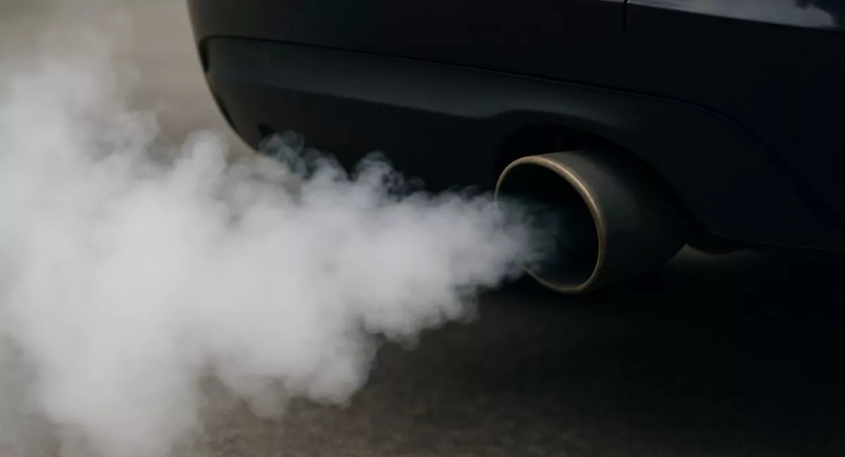 por que sale humo blanco tubo de escape - &iquest;Por qu&eacute; sale agua o humo blanco del tubo de escape?