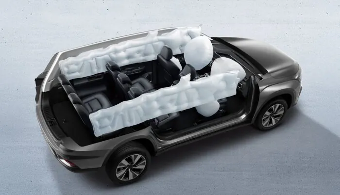 Visi&oacute;n 3D del interior de la camioneta h&iacute;brida Okavanga de Gelly